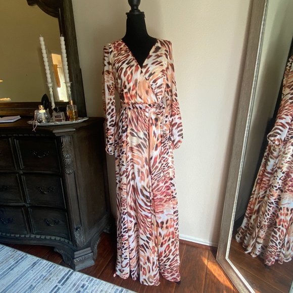 Jennifer Lopez dress - Picture 1 of 4